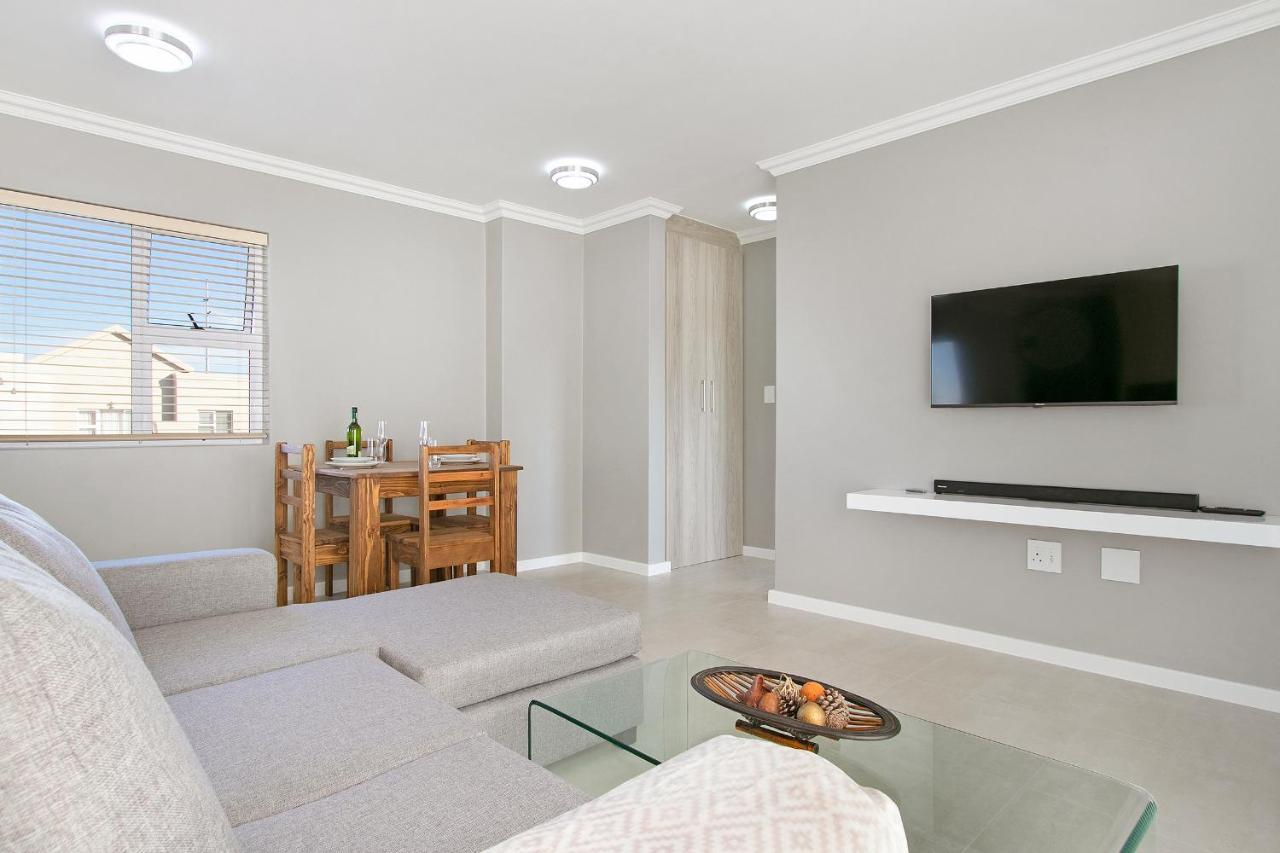 Stunning, Luxurious Close To The Apartment