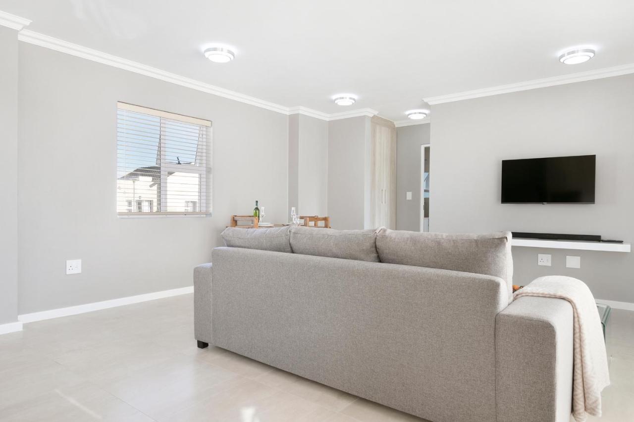 Apartment Stunning, Luxurious Close To The *